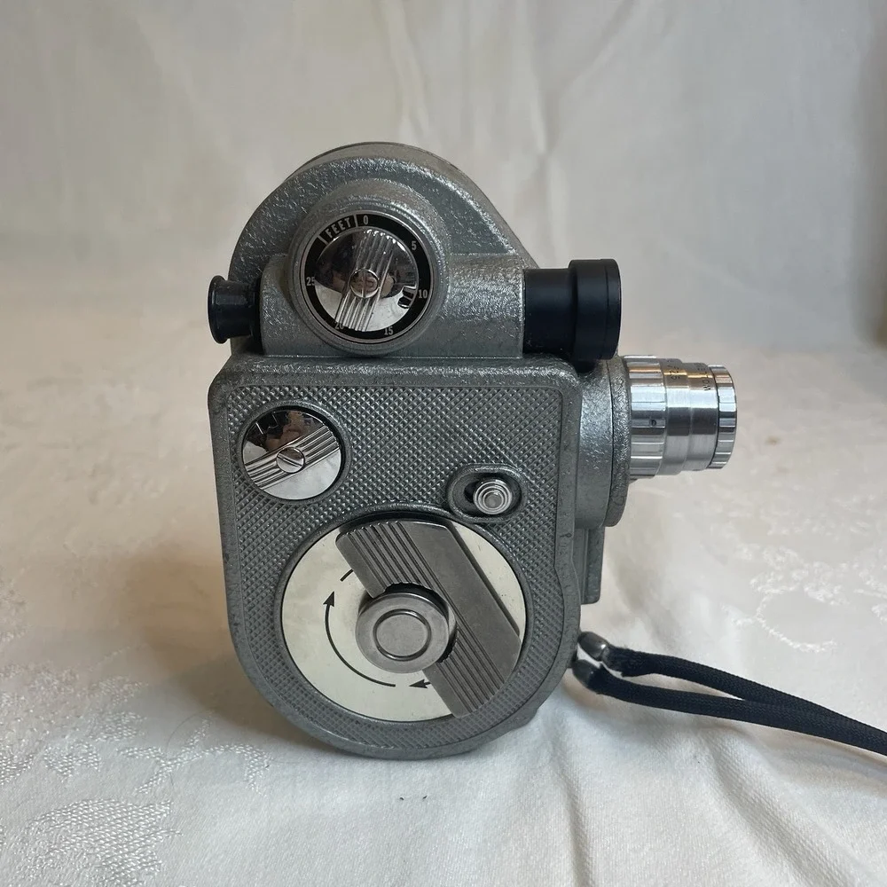 Vintage Revere Model 87 8mm Movie Camera UNTESTED‎